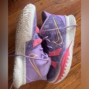 Limited Edition Kyrie Irving Nike “Kyrie 7 EP ‘Daughter’ Size 8.5 M